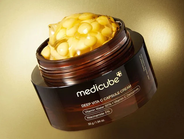 SEU ROSTO NÃO PRECISA DE MAIS UM CREME, ELE PRECISA DE VITAMINA C ATIVA